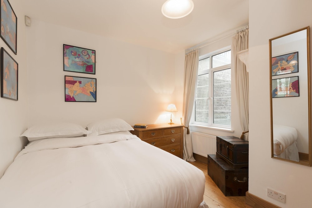 Godfrey Street II by Onefinestay