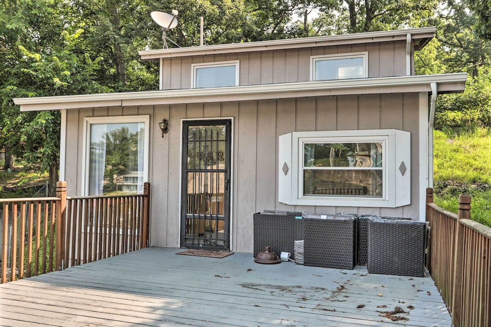 Osage Beach Family Hideaway on No-wake Cove! view 4