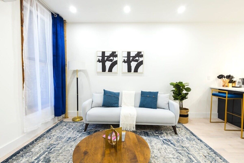 317 UES Apartments