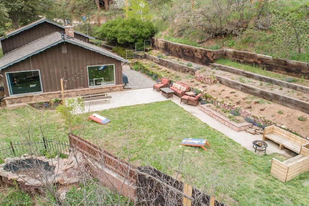 4BR Mountain Getaway Pikes Peak, Dog-friendly! view 4