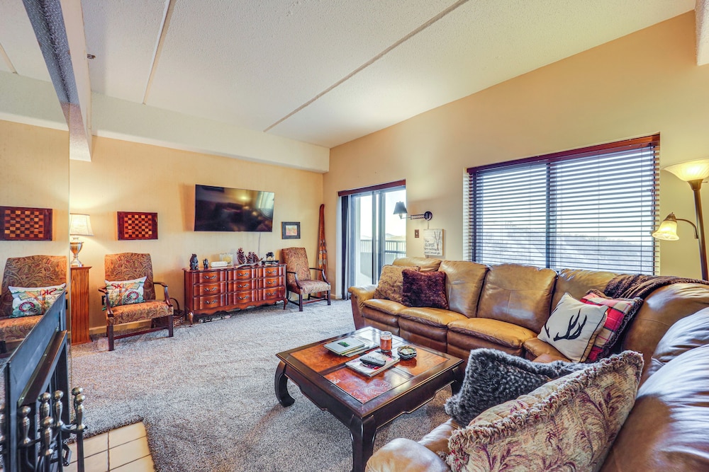 Slope Views & Ski In/out: Sugar Mtn Condo W/pool