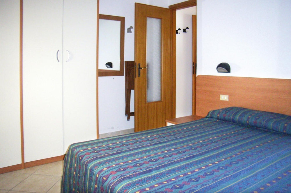 Holiday Flat in Pretty Residence With Communal Pool in Pietra Ligure photo 5