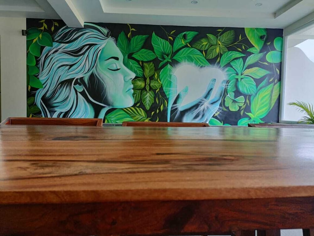 Heryk Hillview Hotel