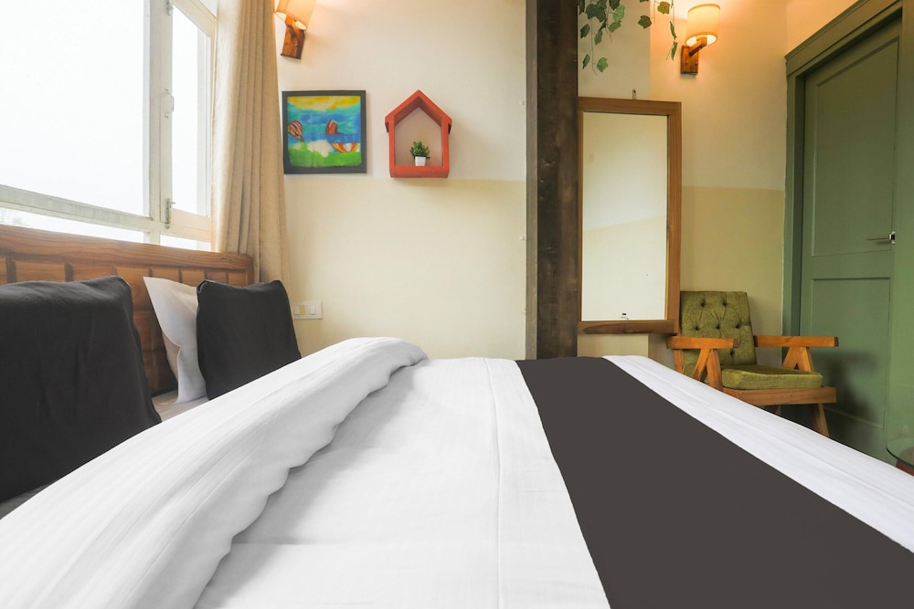Cozy Stays Near Pacific Mall Rajpur Dehradun