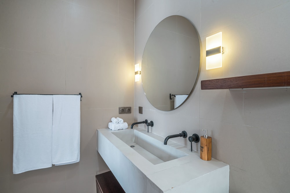 Nova Oasis 1
