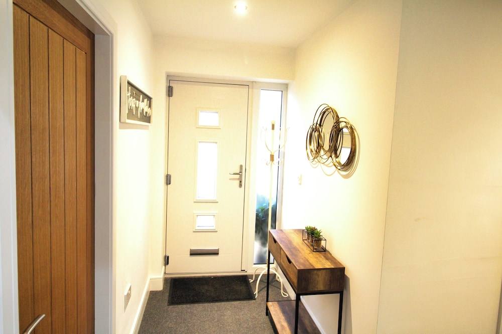 2 Bed Bungalow - Enclosed Garden - Wheel Chair Acc