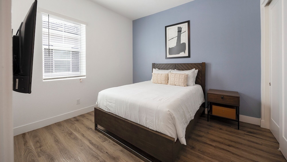Landing Apartments Phoenix - Maryvale Village