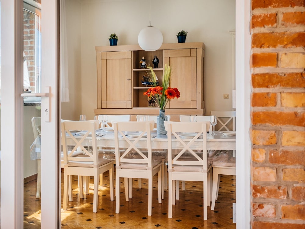 Villa in Koksijde With Sunny Garden