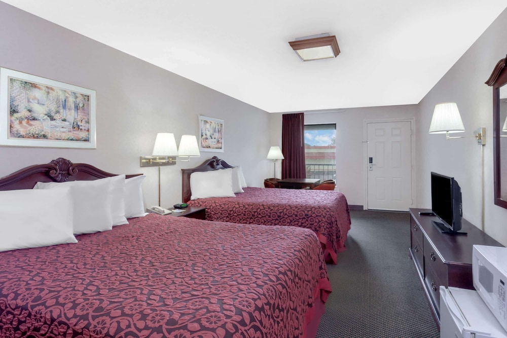 Days Inn by Wyndham Morristown view 5