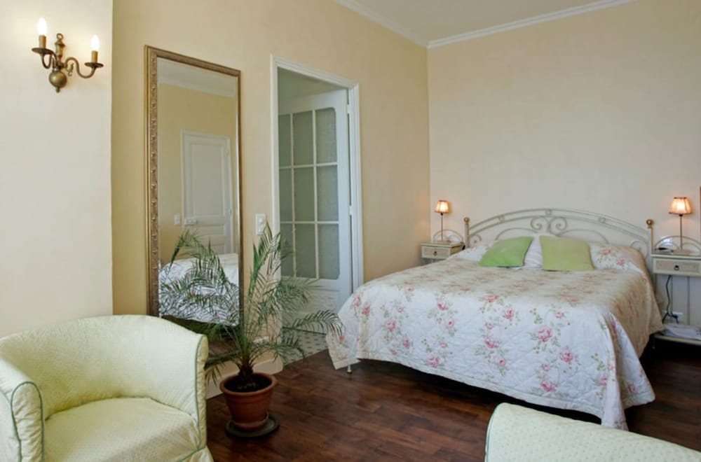 Private Beach Villa sea View - Th Oule sur mer