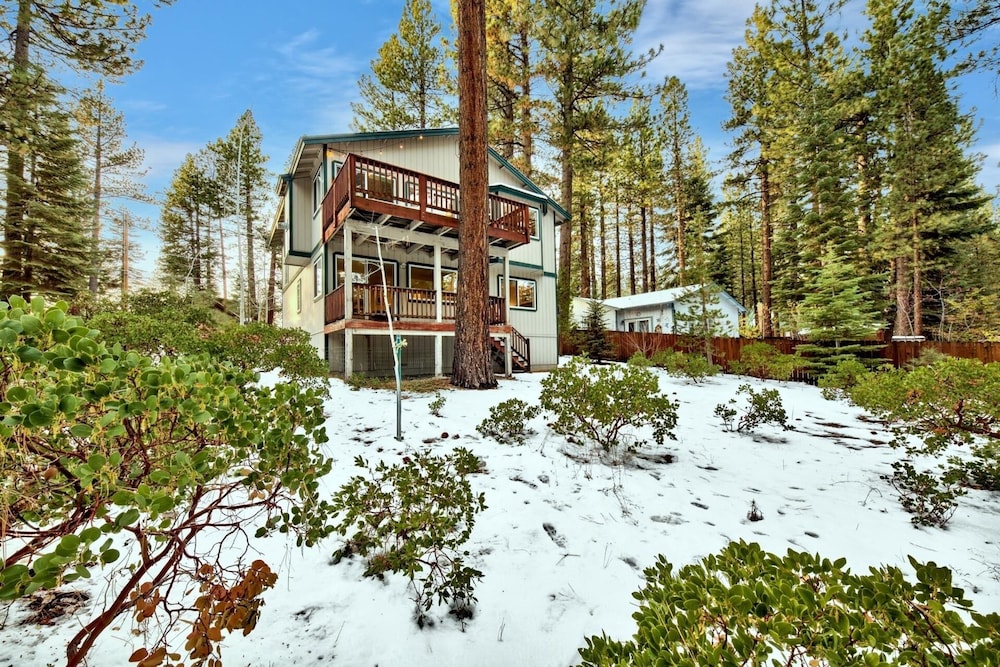 Kamp Koyukon 1939k 3 Bedroom Home by RedAwning