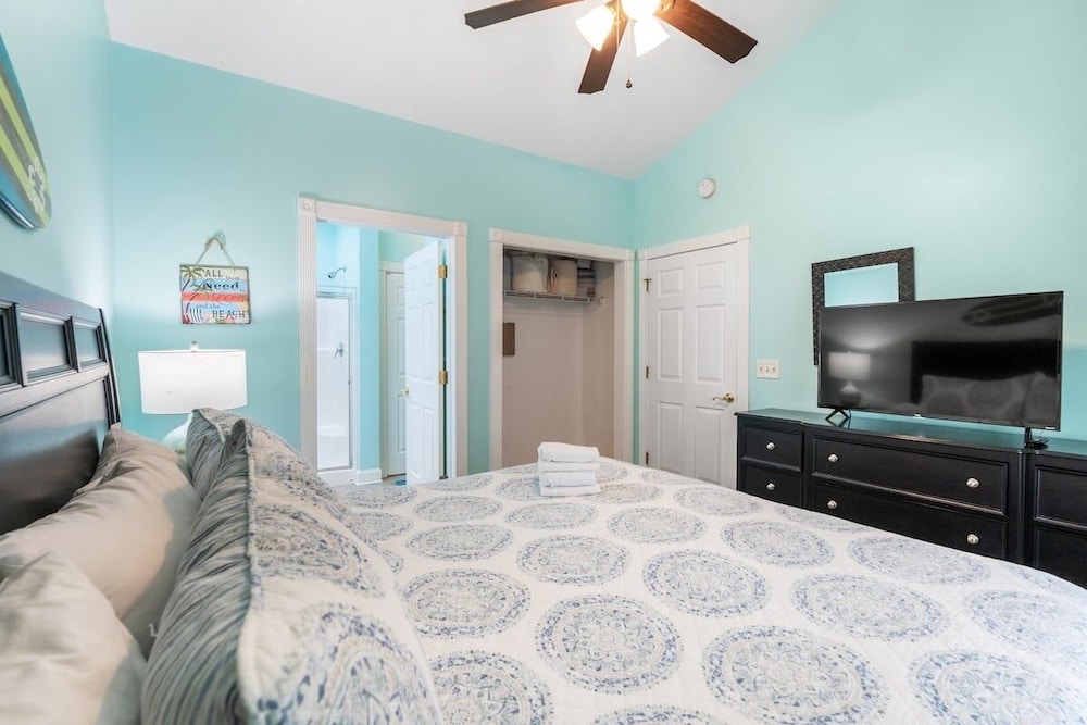 Magnolia Pointe Luster Leaf 4890-403 2 Bedroom Condo