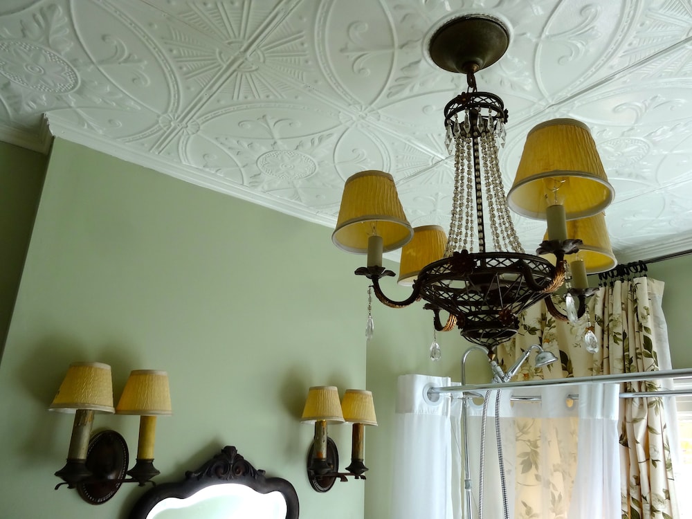The Captain's House B&B