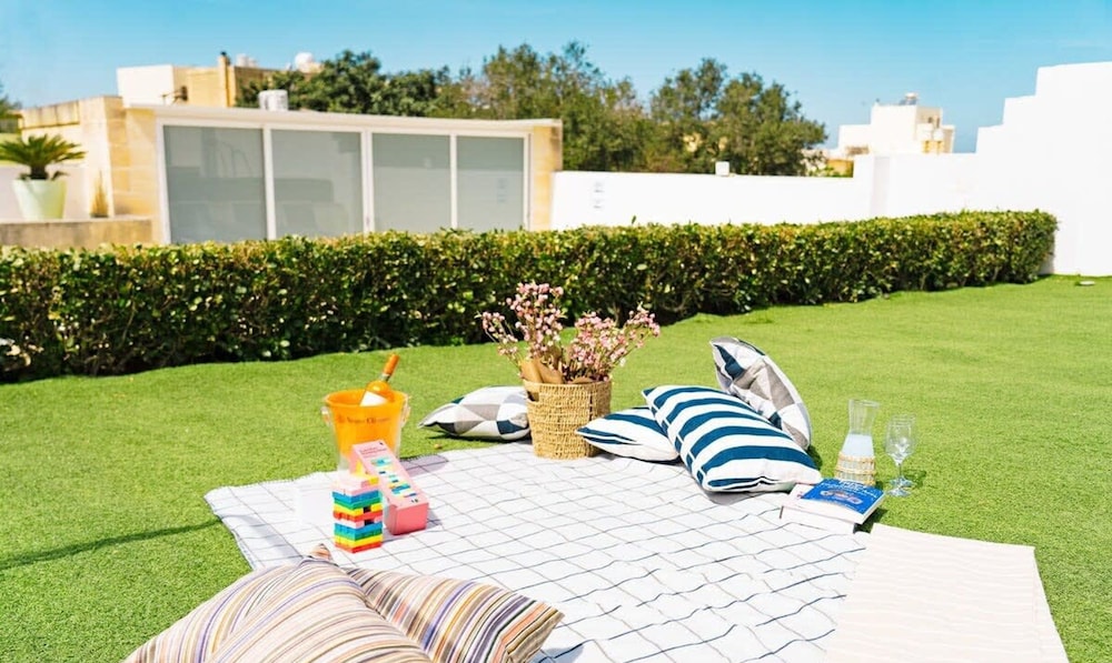 A Stunning Gozo Farmhouse With a Large Pool view 4