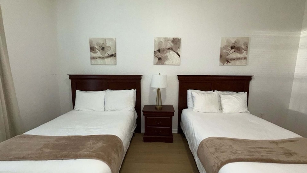 Upstay Newly Renovated Condo Near Epic Universe