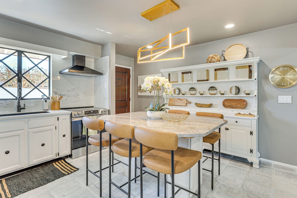 Walk to Scottsdale Stadium: Remodeled Home!