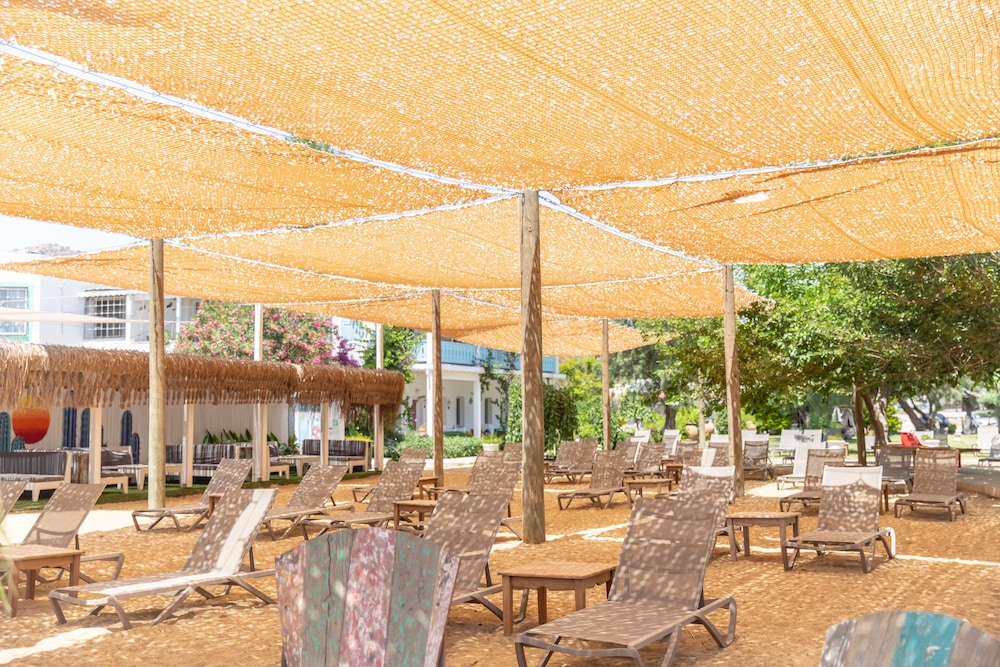Kefi Beach ve Süitler - Image 36