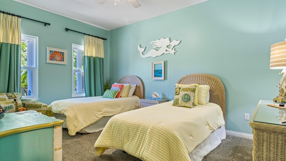 Southern Charm by Southern Vacation Rentals