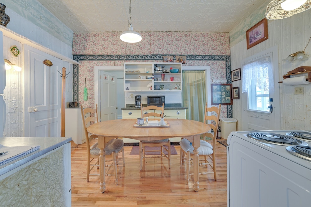 Historic Houghton Lake Getaway Near Shoreline - Property Image 25