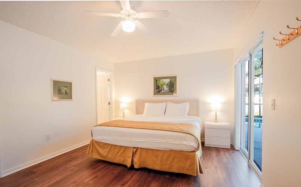 Berkley Lake Townhomes view 5