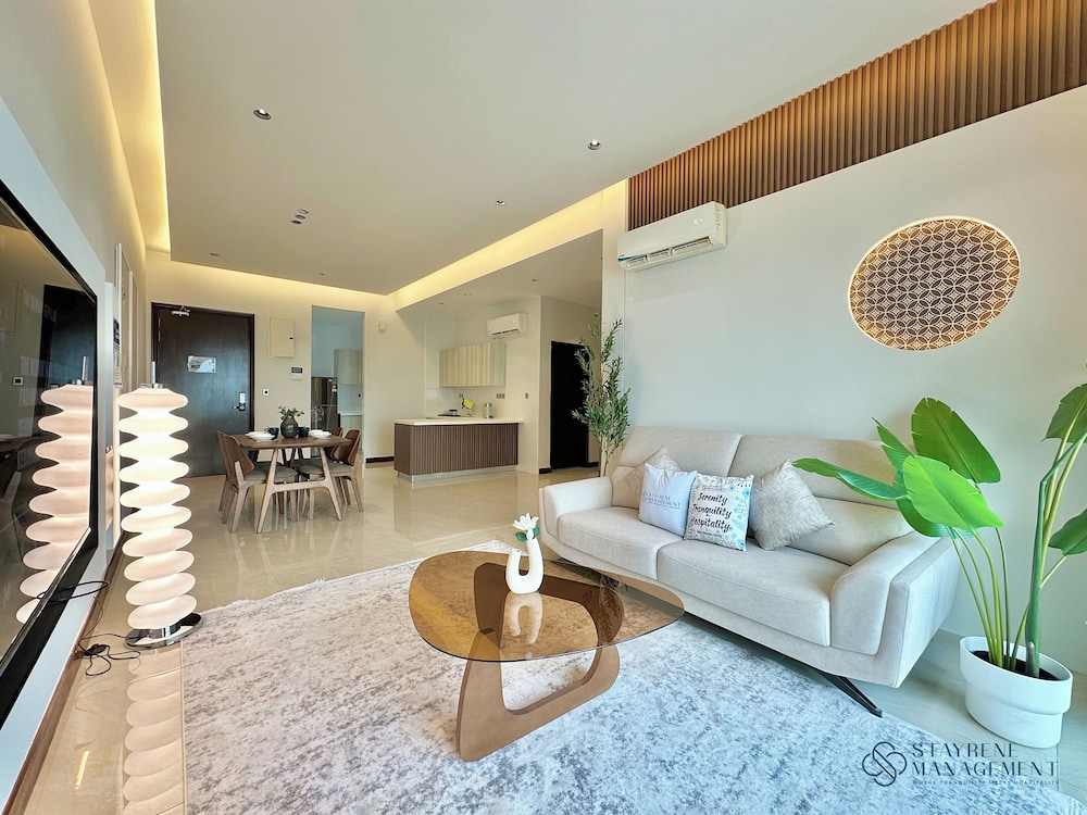 Paragon Suites CIQ By Stayrene
