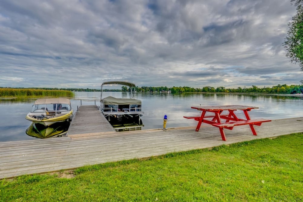 Lakeside Living BBQ Fun Boat Deck Playground