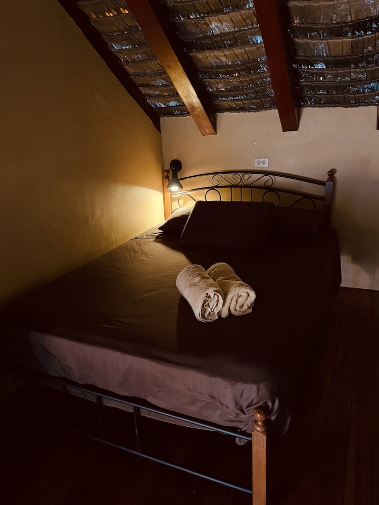 Urbano's Pacific Jungle Hostel view 5