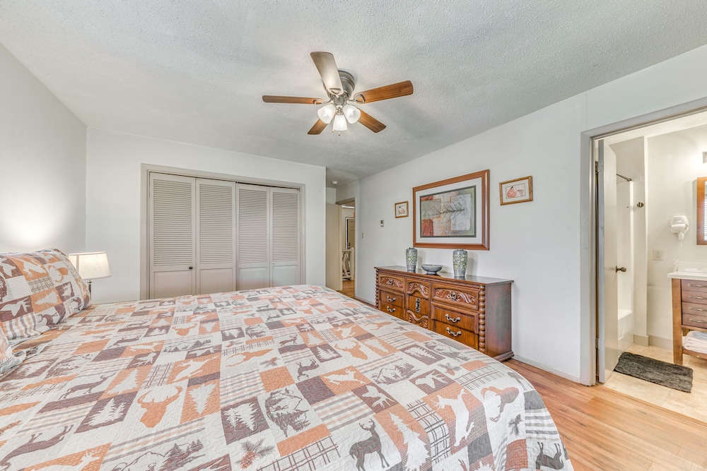 Spacious Ruidoso Retreat: Game Room & Pool Access! view 5
