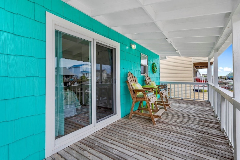 The Marlin House / 143 Marlin Drive 3 Bedroom Home