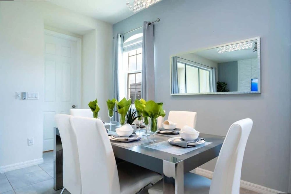 Splendid 6Bd w Private Pool Solara Resort 2154
