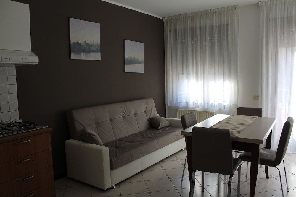 Residence Royal House
