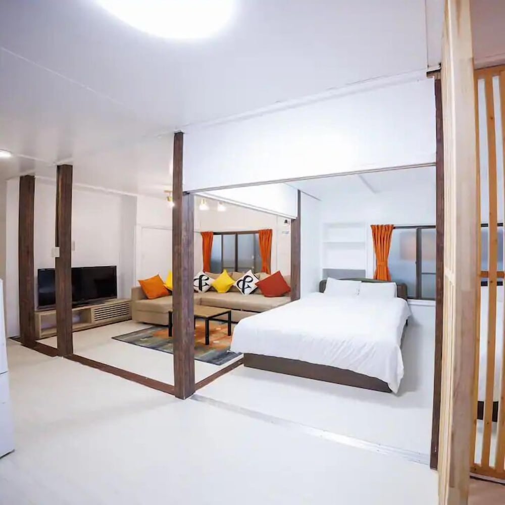 SK House