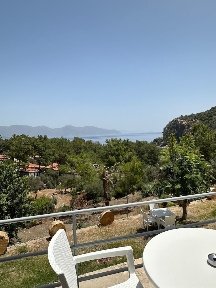 Amos Sea View