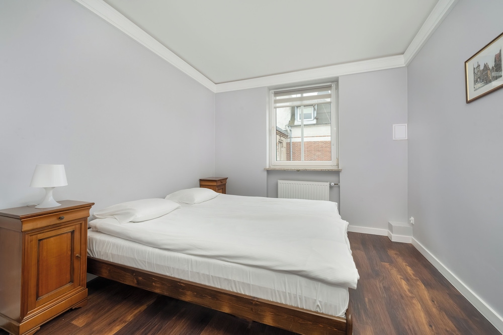 Wroclaw Center Apartment by Renters