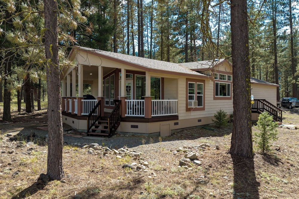 Gorgeous, Dog-friendly, Riverfront, 200-acre Ranch