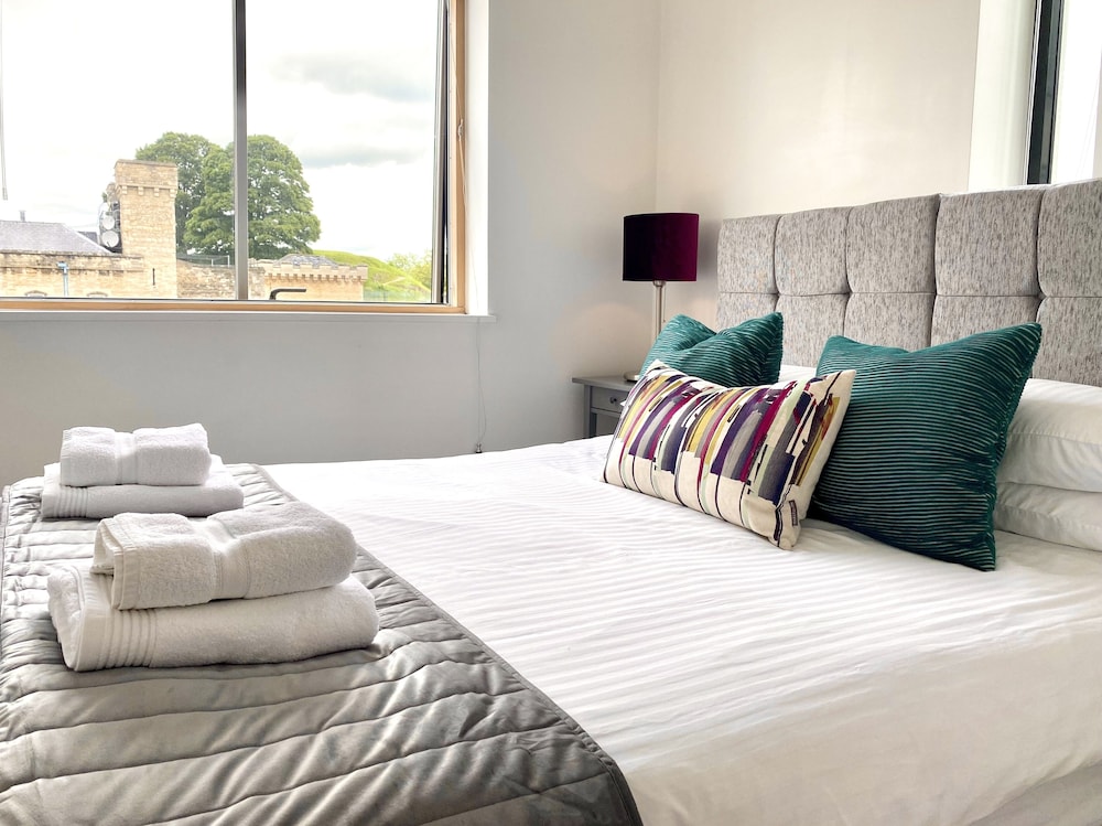 Oxford Vacations - Oxford Castle View Apartment - Property Image 2