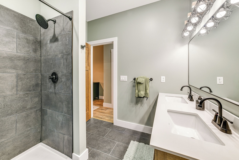 Brantingham Home: ATV & Snowmobile Trails On-site!