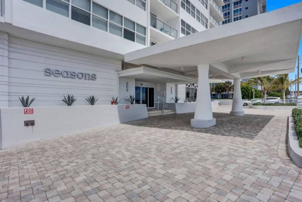 Boutique Luxury 2Br 2Ba Beach Intercostal View