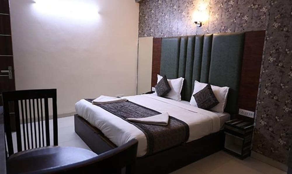 FabHotel Reconnect Suites - Near IGI Airport - New Delhi