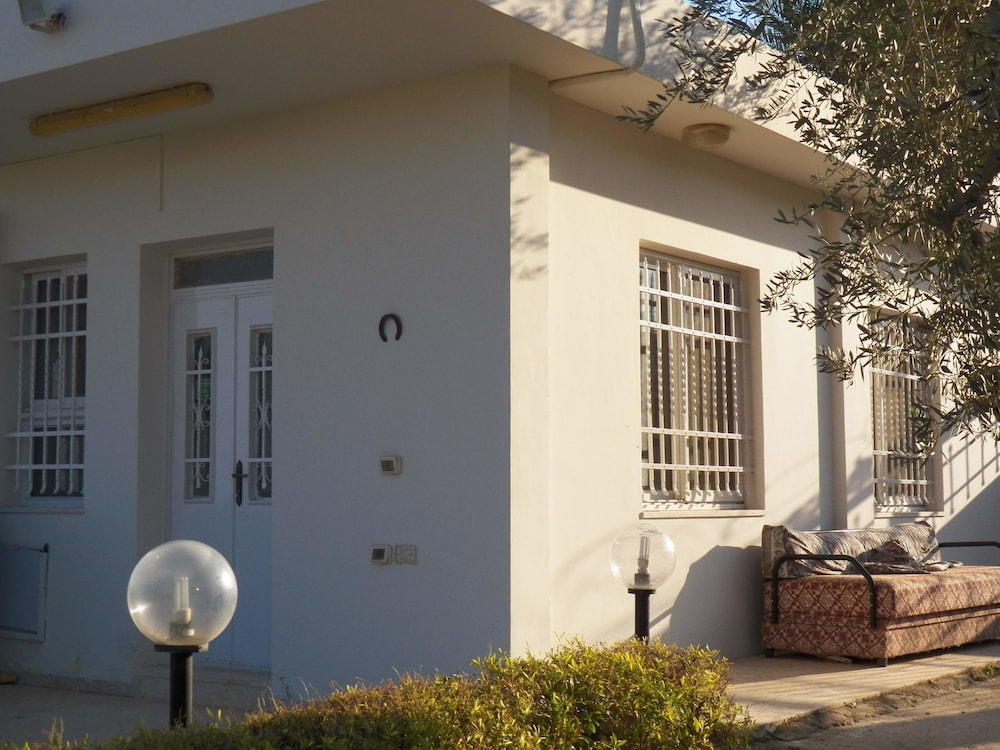 Auberg-Inn Guesthouse