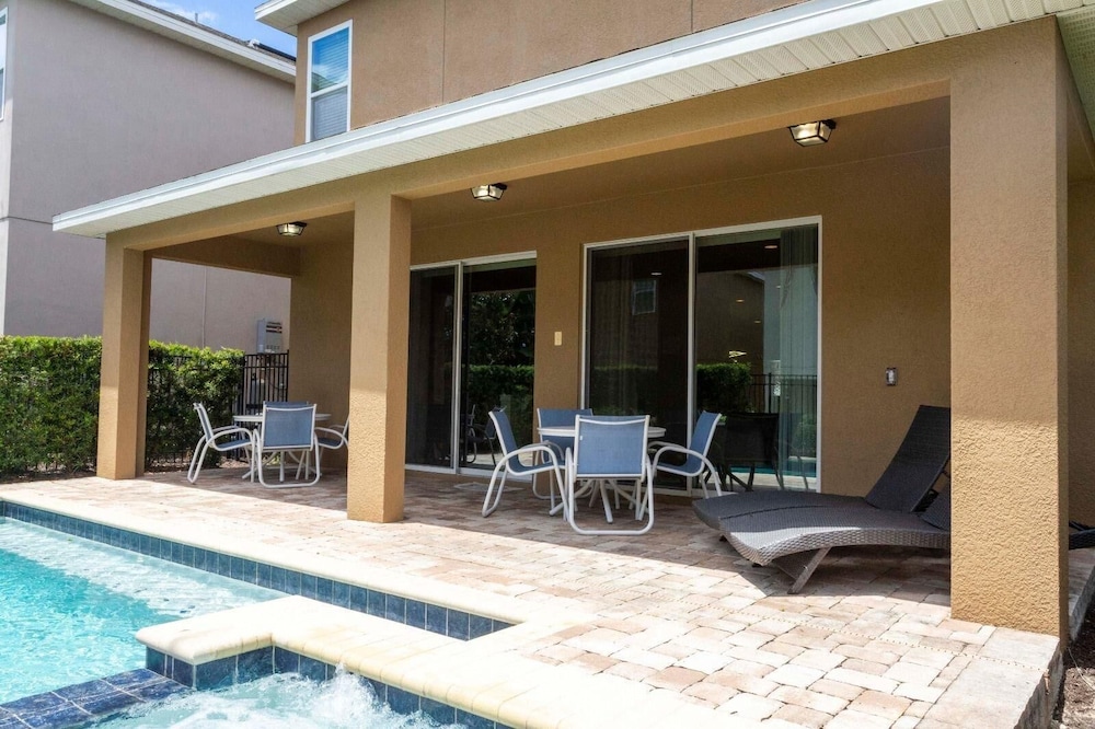 421 NP - Exquisite Retreat at Encore Resort