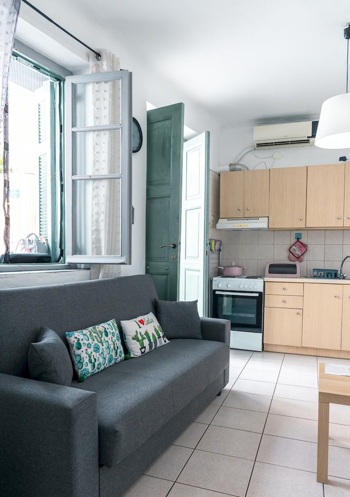 Sofia s Central Cozy Apartment view 5