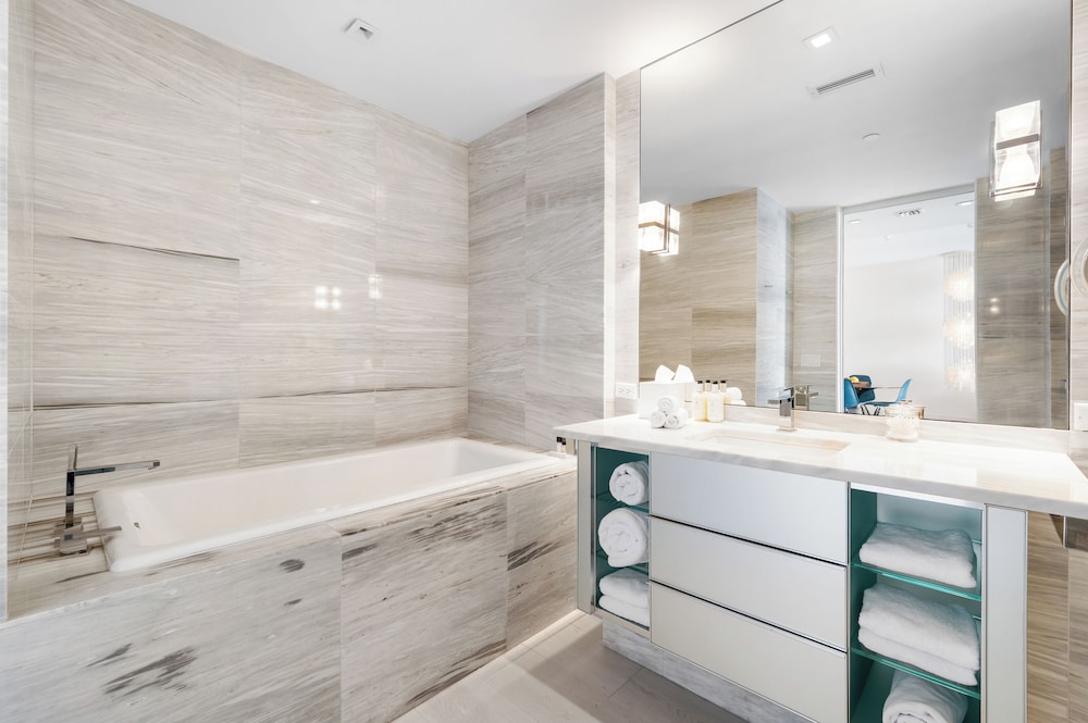 Luxury Vacation Rentals in South Beach by LRMB