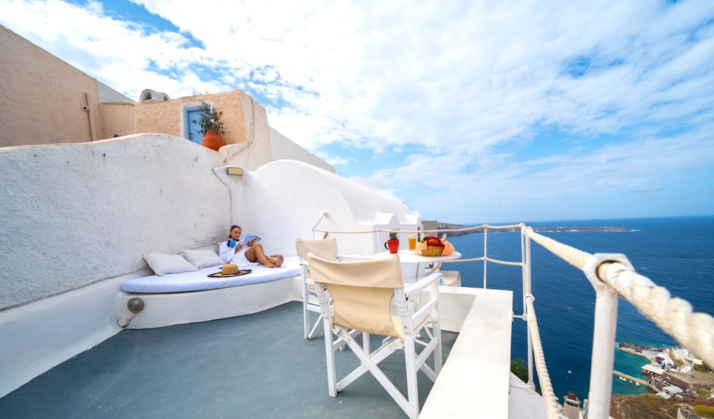 Santorini Paradise