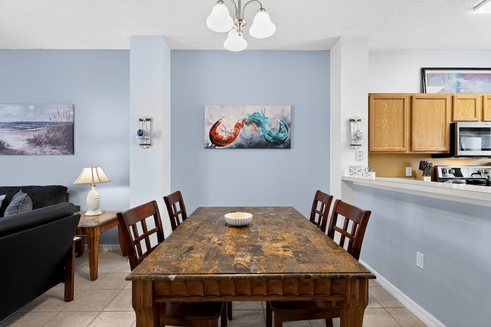 Modern Kissimmee Townhouse Near Disney 3 Bedroom Townhouse