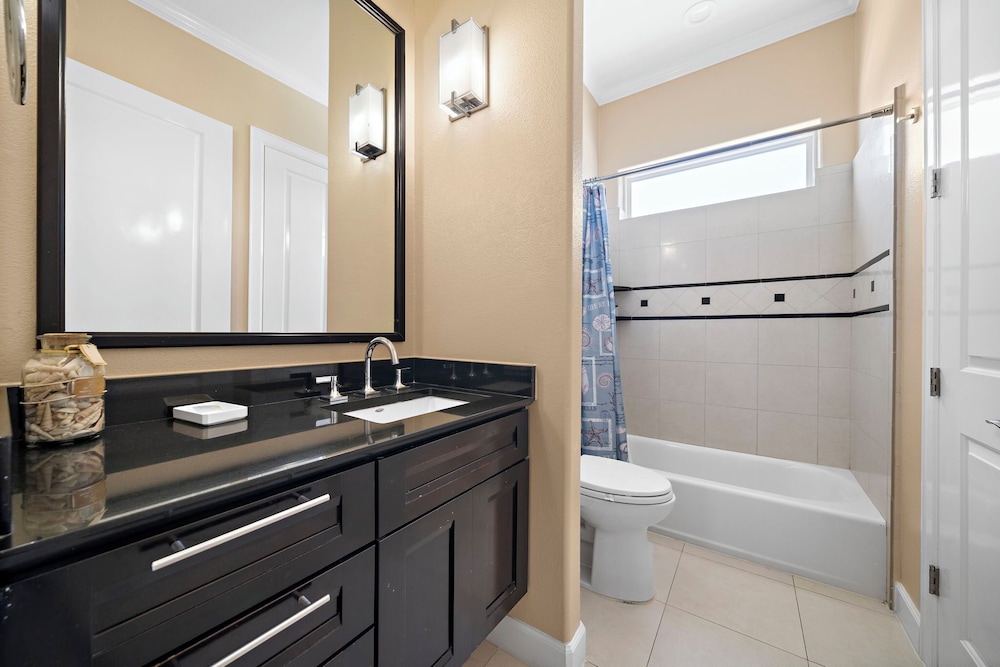Blue Marlin Bayfront Retreat by Ryson Vacation Rentals