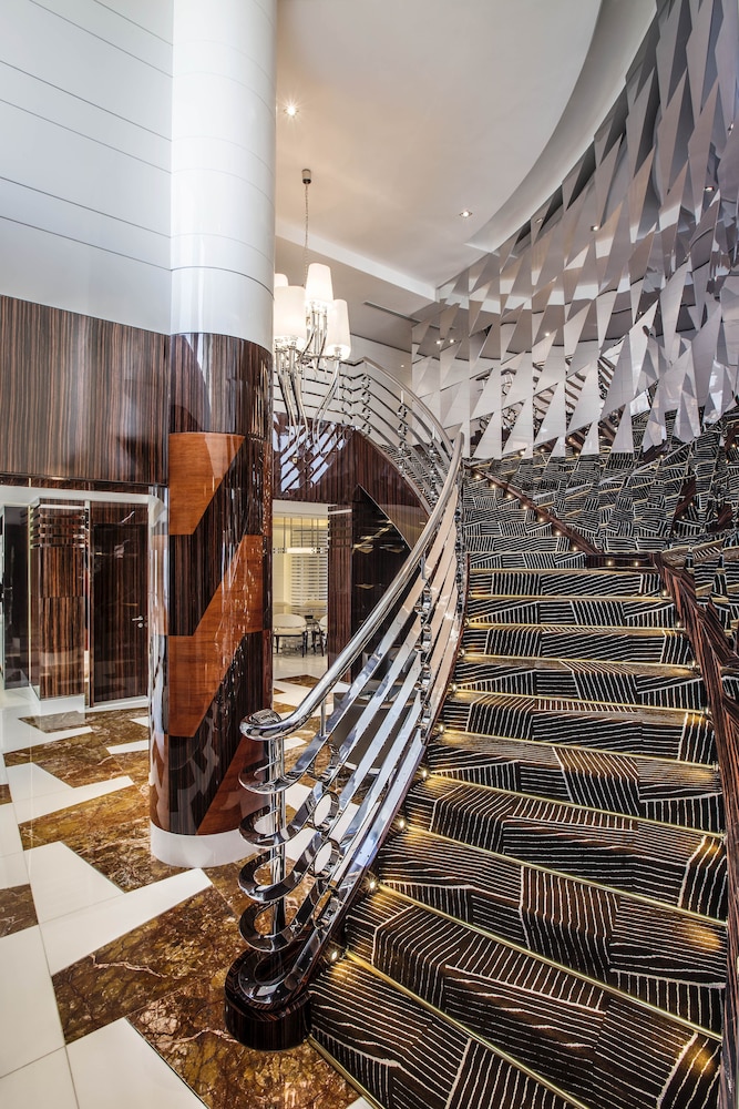 Hilton Dubai The Walk