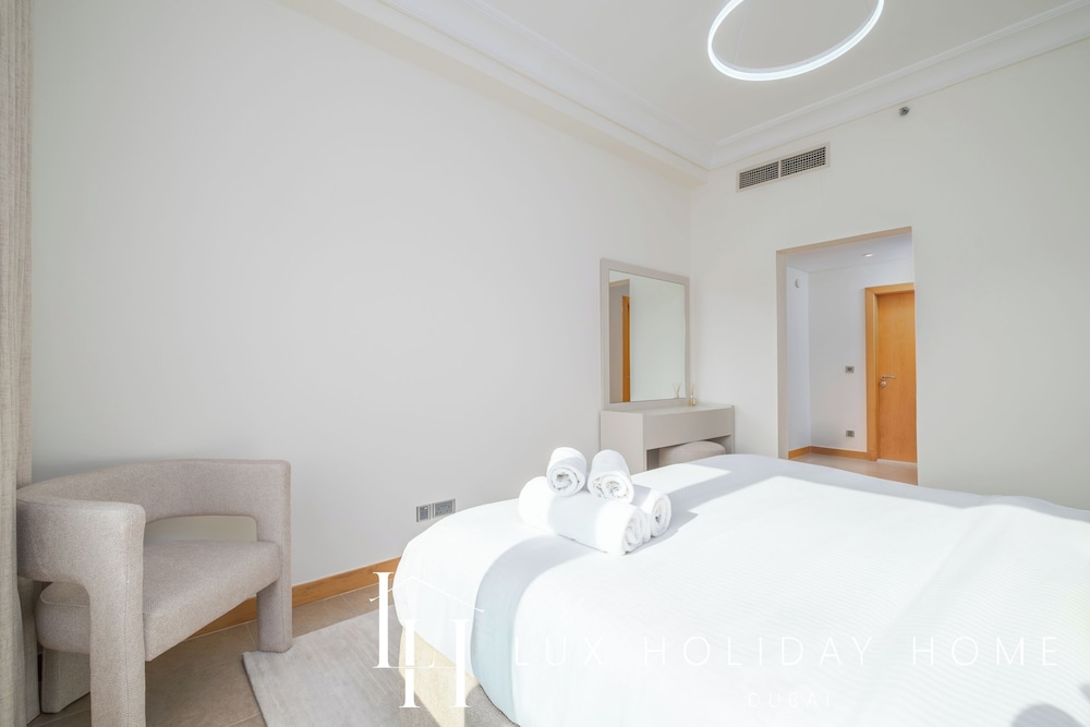 LUX The Palm Island Shoreline Suite
