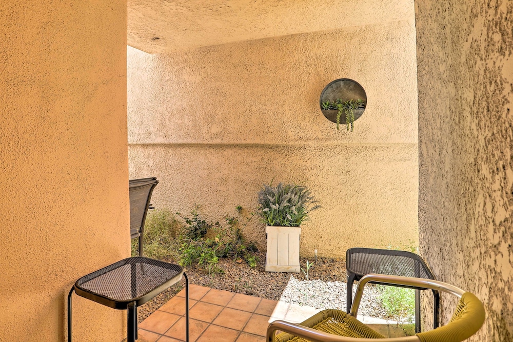 Palm Springs Hideaway w/ Resort Amenities! view 5
