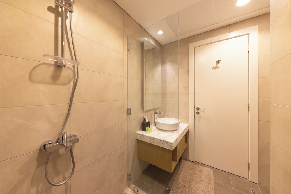 Cozy 2BR in Business Bay Aykon Tower